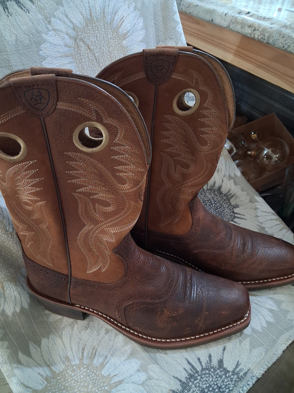 Ariat Brown Leather Pull-On Western Boots with Contrast Stitching
